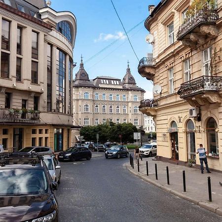 Lovely Apartment On Drahomanova Street Lviv Exteriör bild