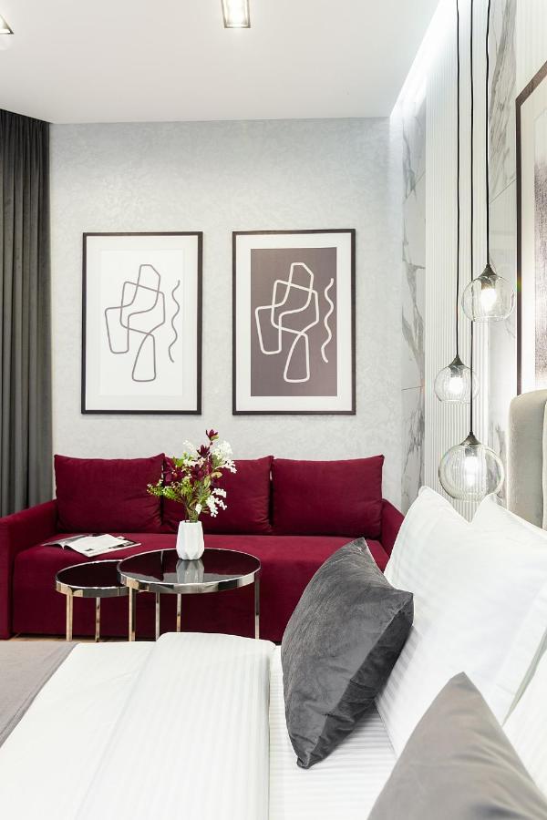 Lovely Apartment On Drahomanova Street Lviv Exteriör bild