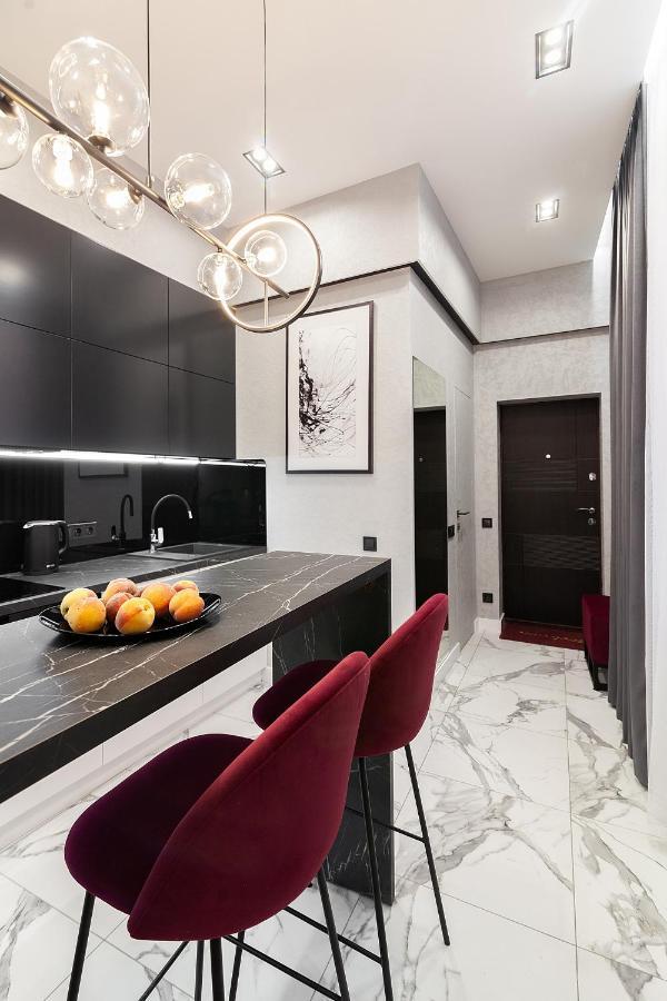 Lovely Apartment On Drahomanova Street Lviv Exteriör bild
